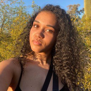 Meet your Posher, Selena